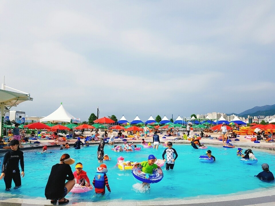 시설안내 | 블루25 삼락야외수영장