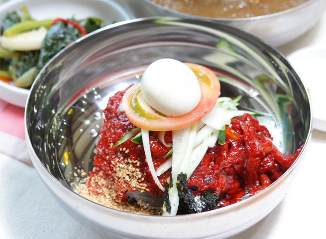 냉면, 만두, 보쌈-관설동맛집 세숫대야냉면보쌈