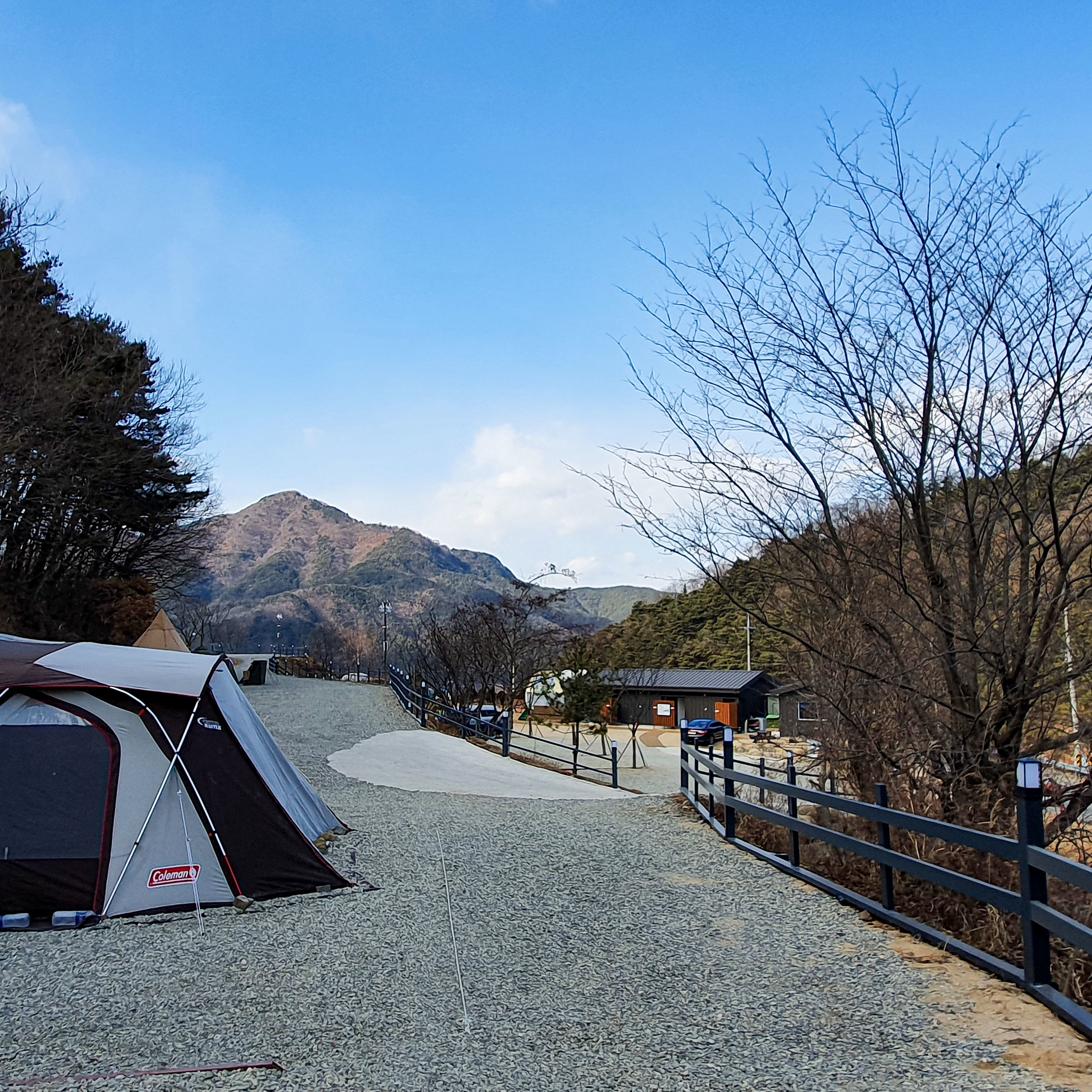 캠핑 사이트-동산캠핑장