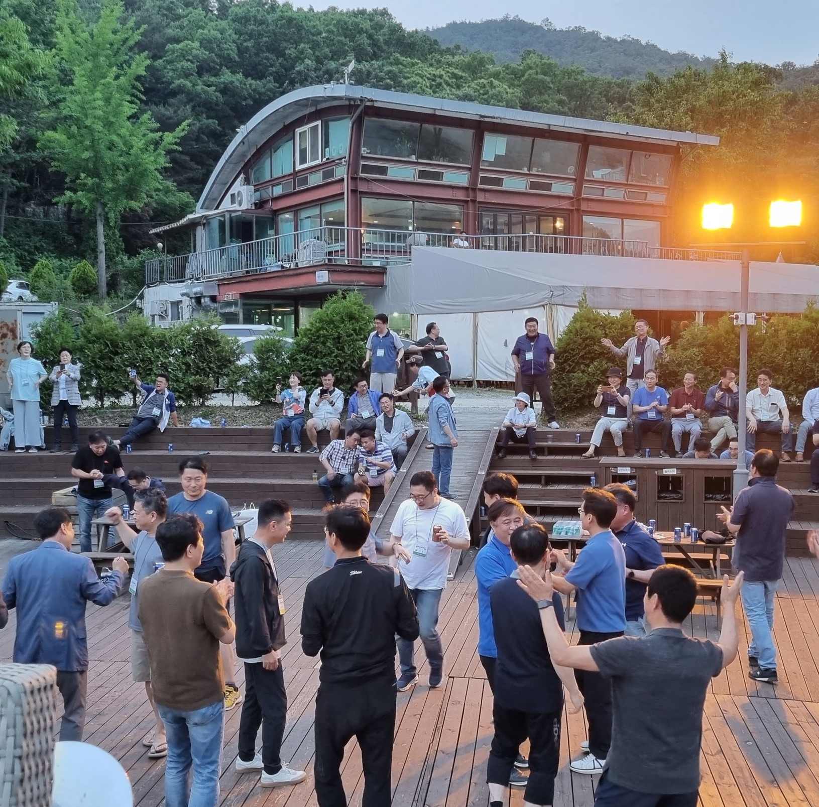 행사갤러리-제이더블유씨